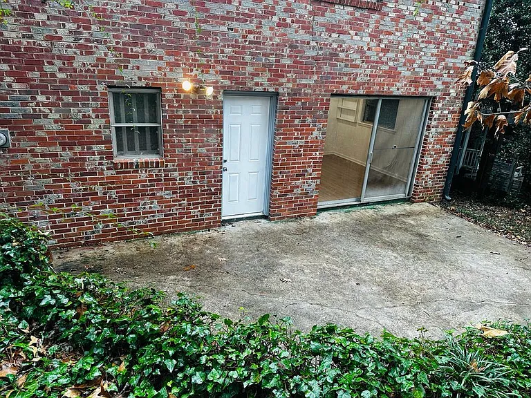 1898 Timothy Dr #B — Photo 16