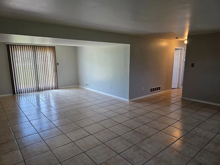 146 Honora Dr — Photo 27