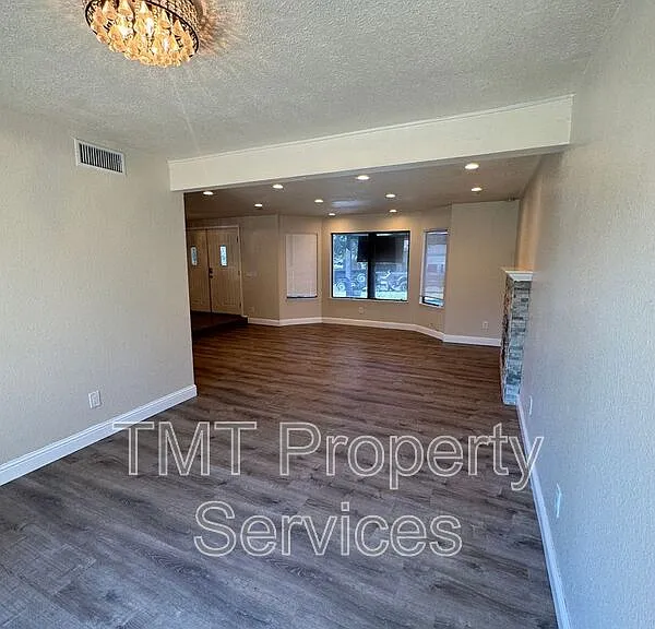 6931 Cobblestone Way — Photo 5