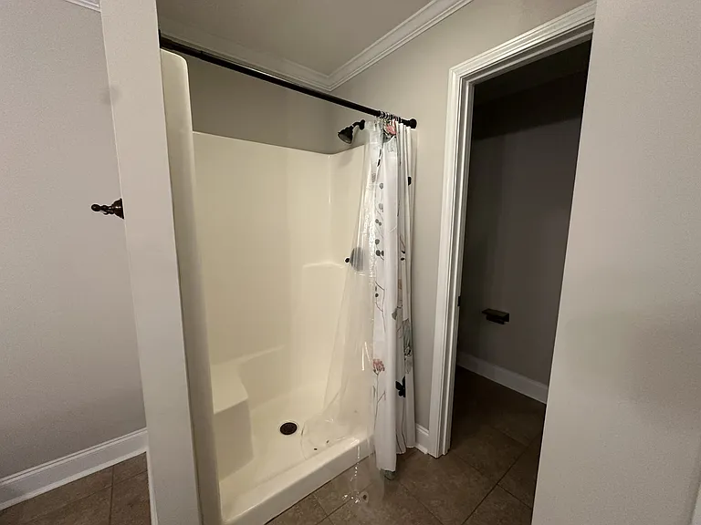 202 White Oak Dr — Photo 16