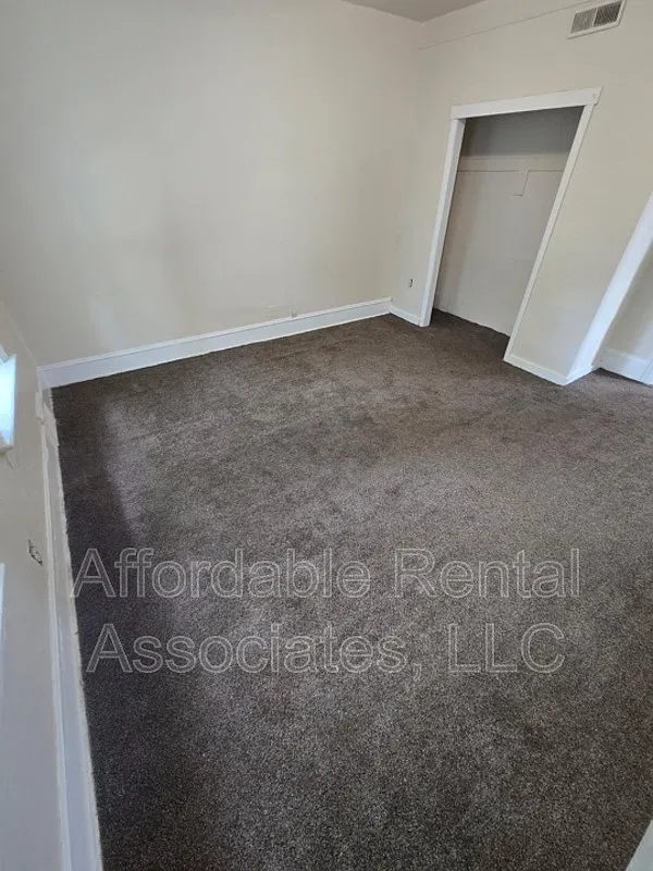 3 bed, 1.0 bath, $1,189 — Photo 3