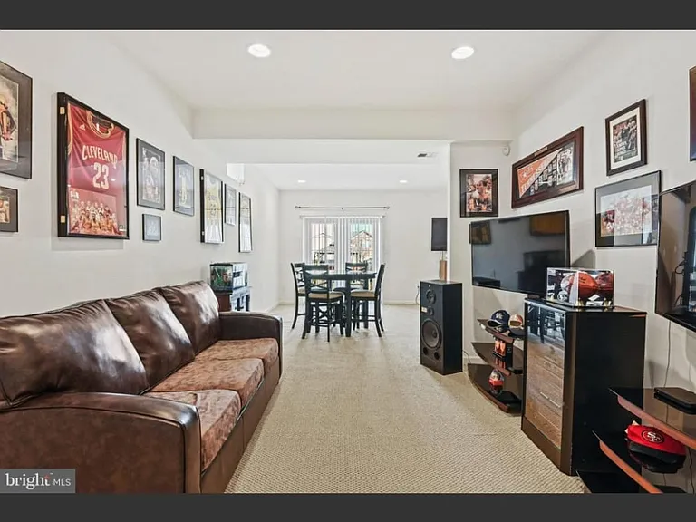 131 Claude Ct SE — Photo 6