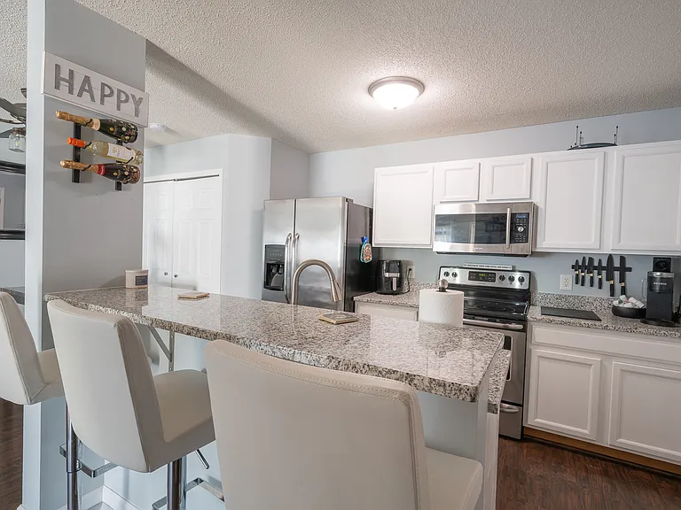 7071 Quarry Ave NE — Photo 3