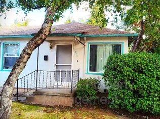 813 W Fairhaven St, Roseburg, OR 97471