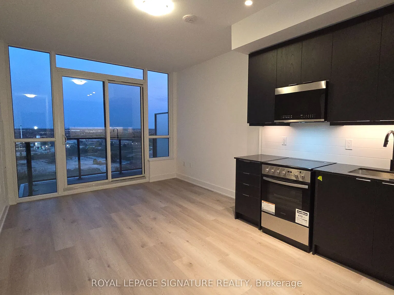 1 bed, $2,100 — Photo 4