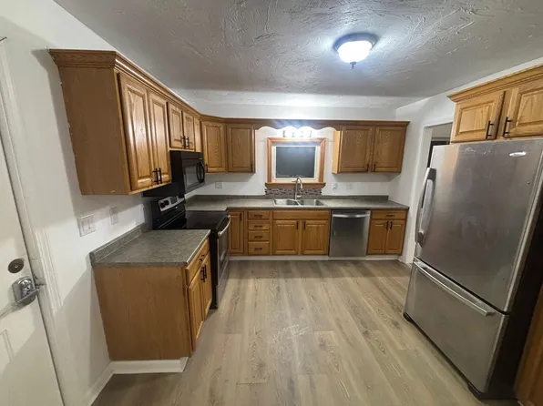 27 Fenderson St, Caribou, ME 04736