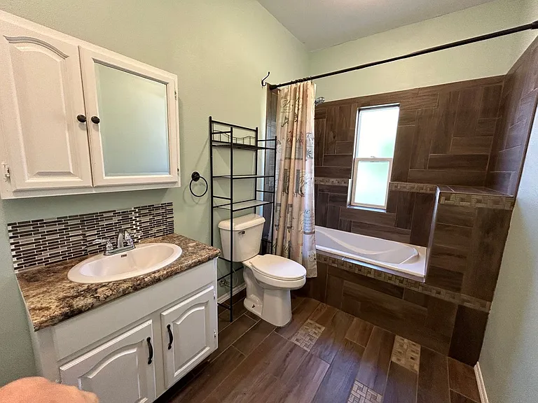 117 W Adams Ave — Photo 3