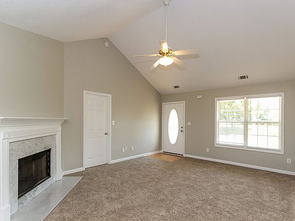 2nd image of 1136 Larkspur Dr