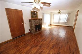 3rd image of 3528 S Park Ave