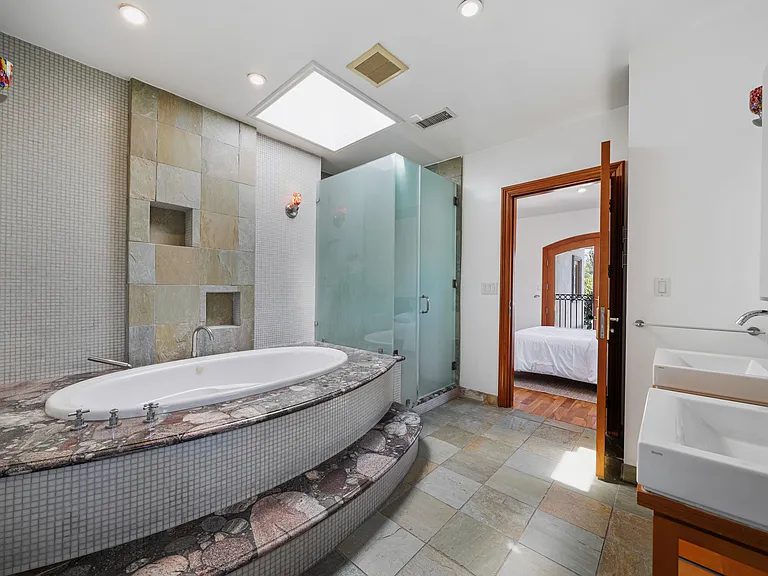 9031 Cresta Dr — Photo 60
