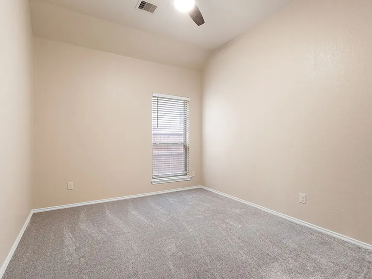 8710 White Crown — Photo 19