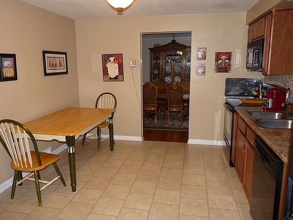 truly eat-in Kitchen