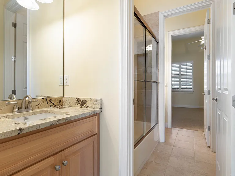 262 Yacht Harbor Dr — Photo 47