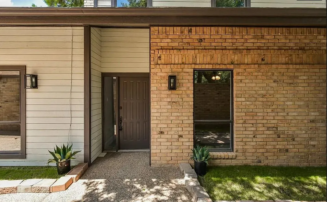 3 bed, 2.5 bath, 2264 sqft, $3,000 — Photo 3