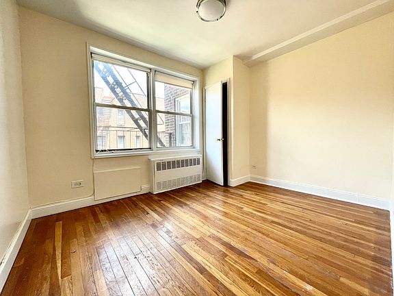 4th image of 75 Hawthorne St APT 5C