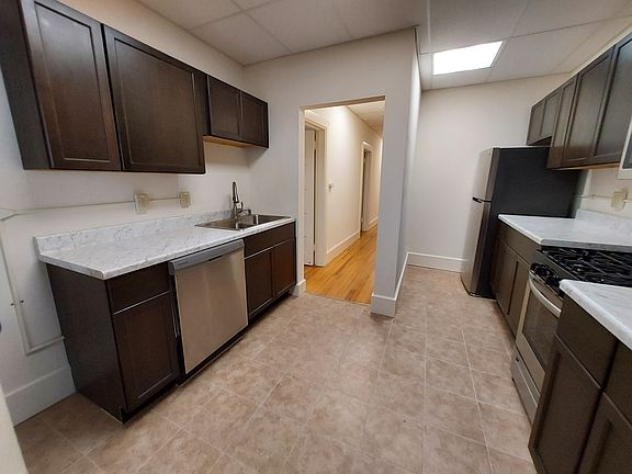 5th image of 307 Stewart Ave Unit 5