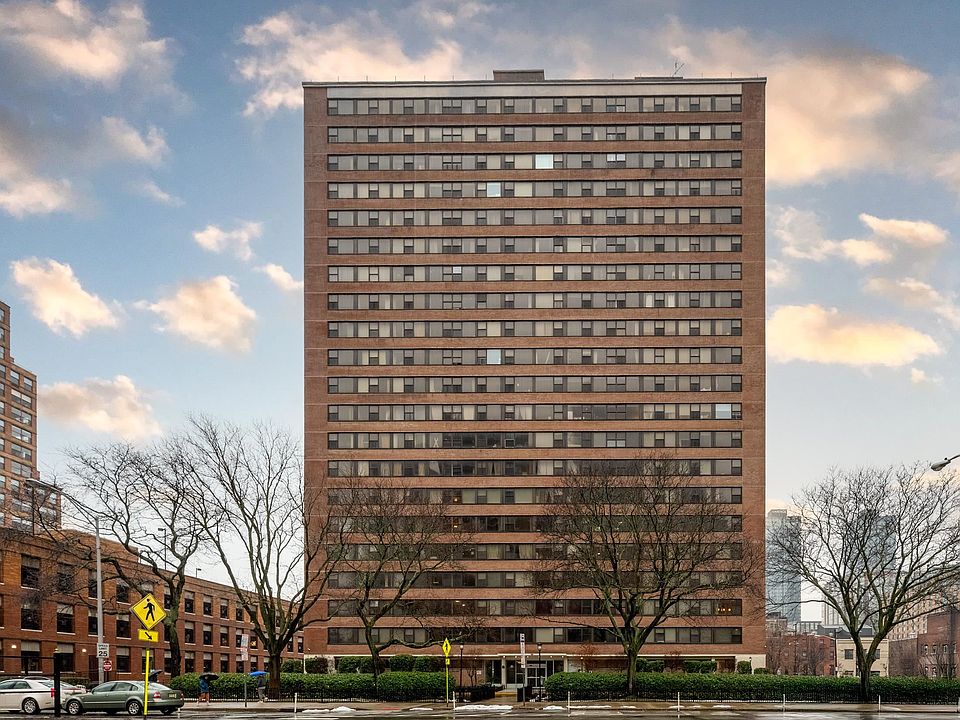1st image of 135 Montgomery St APT 6