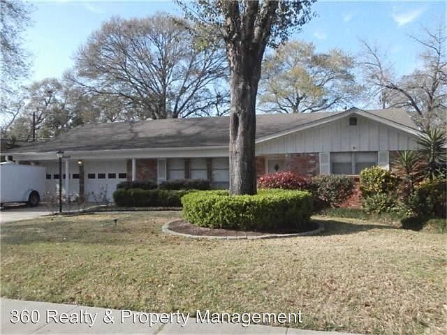 1st image of 10406 Shadow Wood Dr
