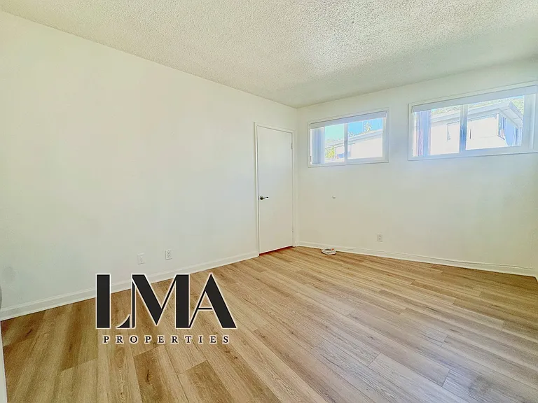 1830 N La Brea Ave #7A — Photo 34