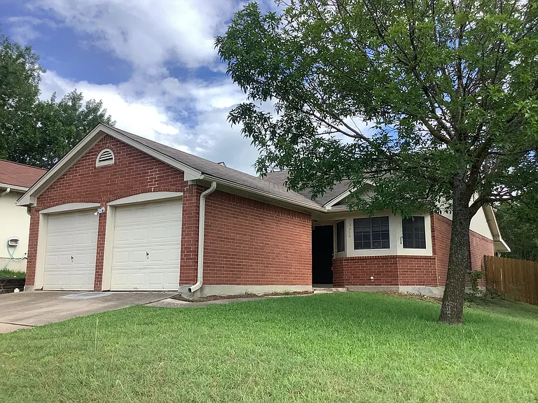 9010 Wellesley Dr — Photo 1