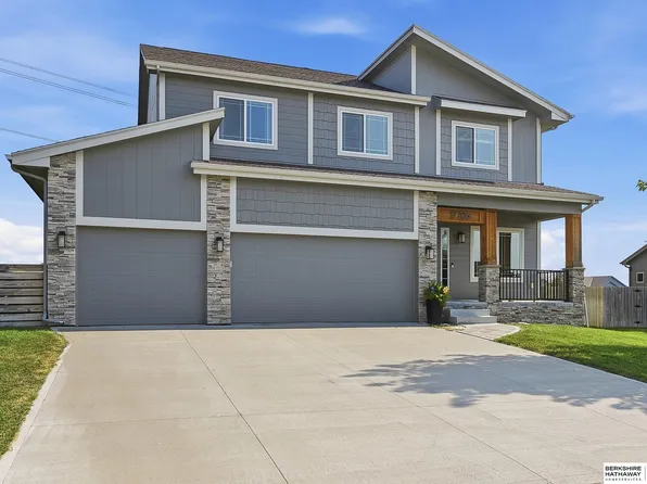 17706 Rampart St, Omaha, NE 68136