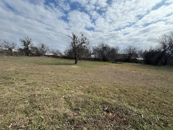 717 N Houston St, Granbury, TX 76048
