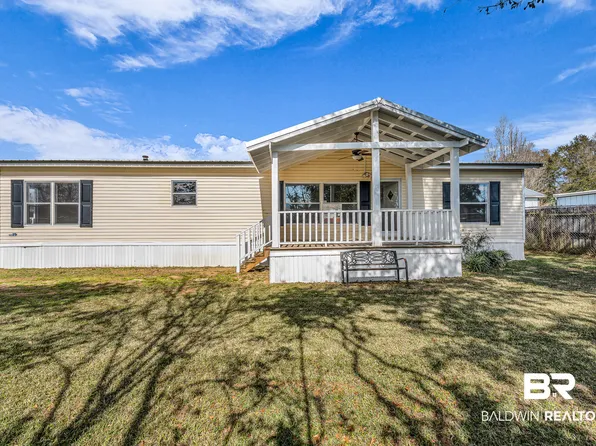 102 S Wren Ln, Robertsdale, AL 36567