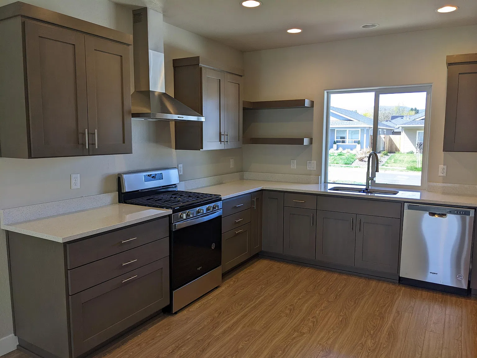 199 ID #, 767 Sydney Court - 1 — Photo 3
