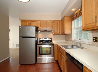 286 Kingbird Ct, Three Bridges, NJ 08887