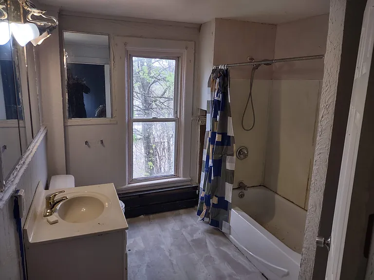 16 Bush St #1 — Photo 3