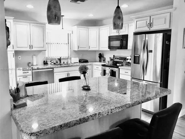 737 SE 22nd Dr, Homestead, FL 33033