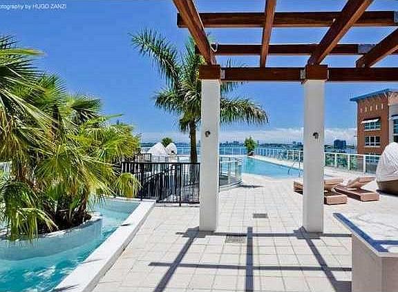 5th image of 2020 N Bayshore Dr APT 2101
