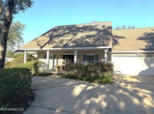 6303 Prado Rd, Ocean Springs, MS 39564