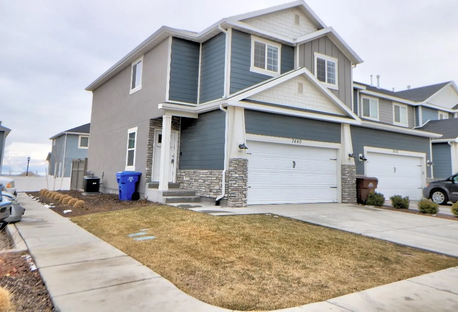 End Unit Town Home — Photo 2