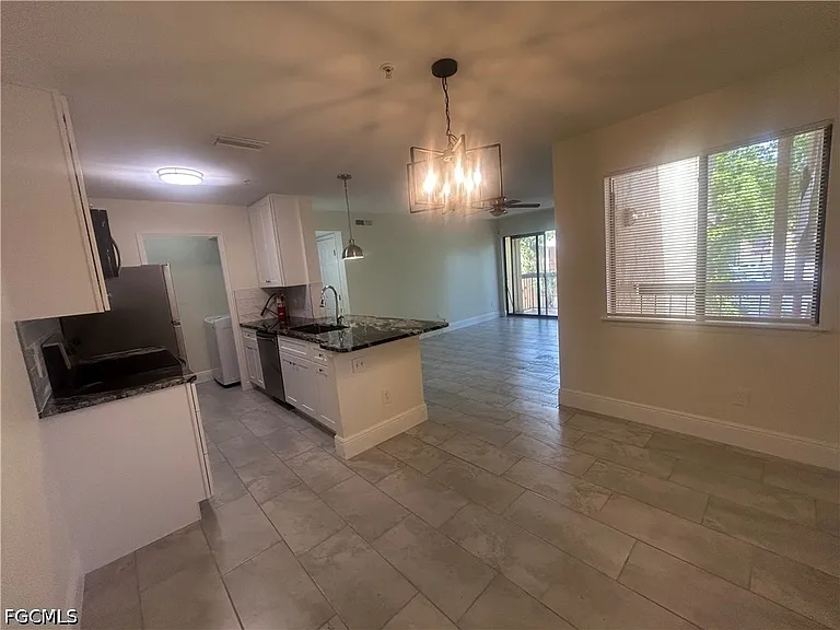 2875 Winkler Ave #511 — Photo 6