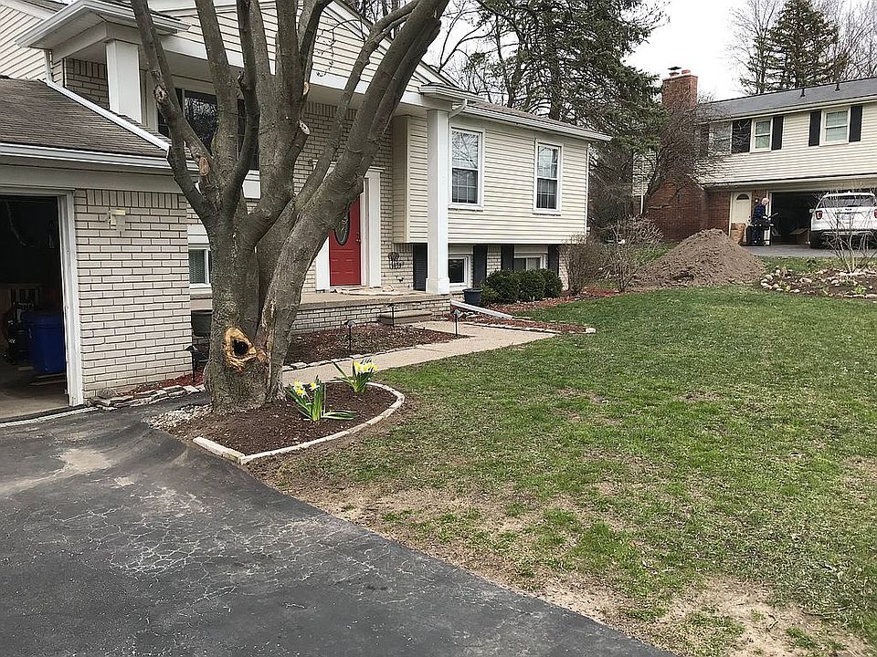 1st image of 479 Henley Dr