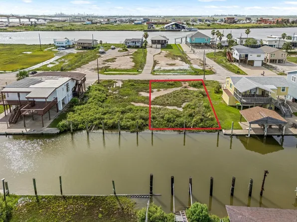 3 Shark Ln, Freeport, TX 77541