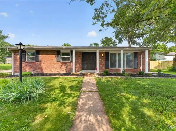 11150 Yellowstone Dr, Saint Louis, MO 63146