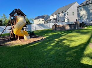 71 Old Pond Ct, Hampton, VA 23666