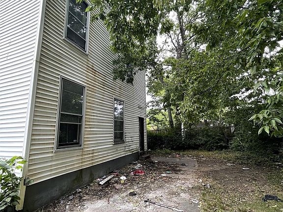3rd image of 4042 Colerain Ave