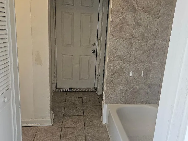 1618 Albert St #A — Photo 1
