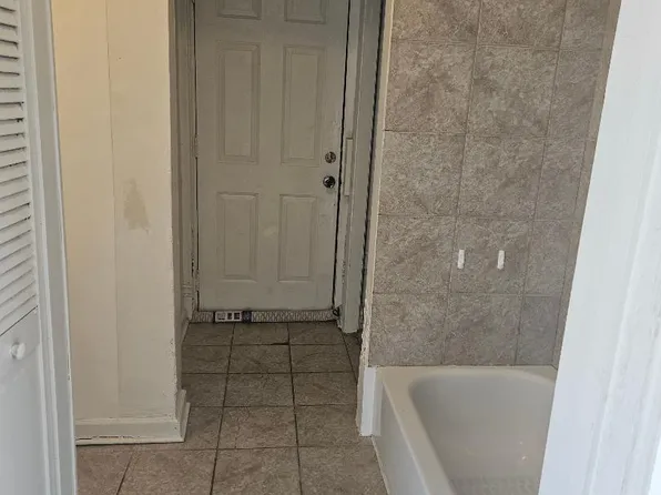 1618 Albert St #A, Racine, WI 53404