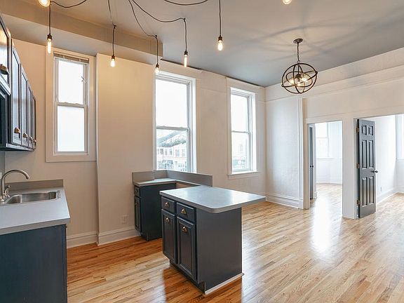 4th image of 2300 W North Ave #2F