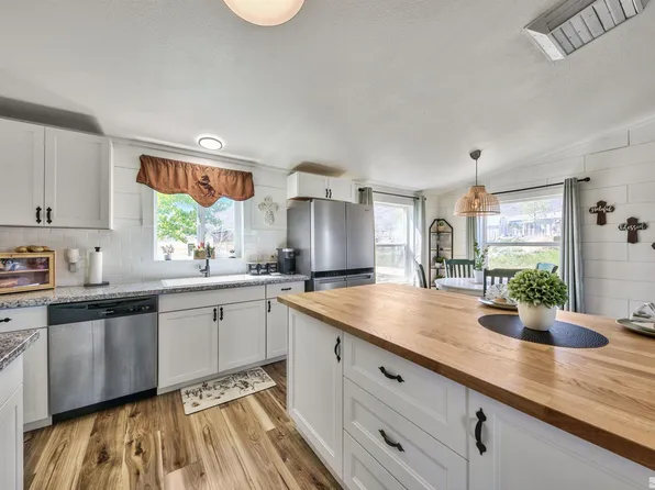 171 Elizabeth Ln, Dayton, NV 89403