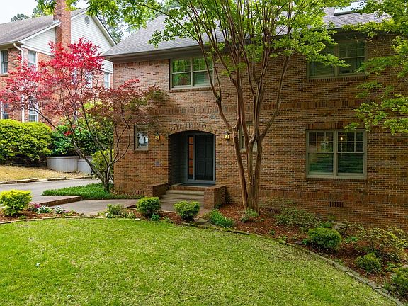 2nd image of 23 Saint Thomas Ct