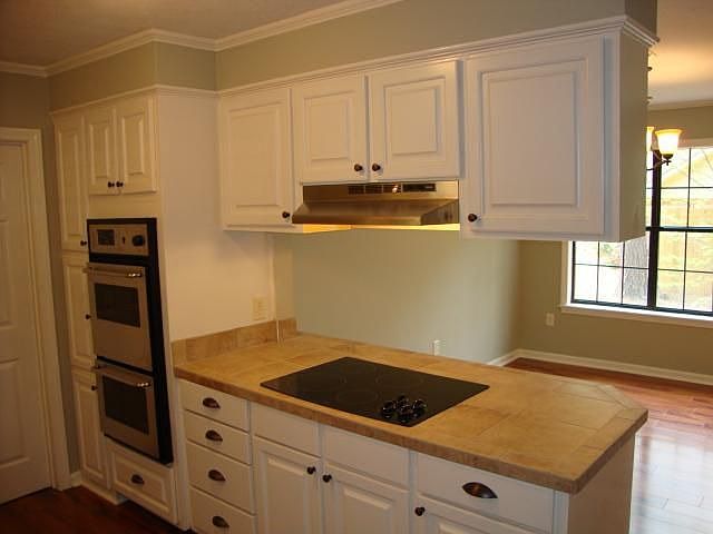 2nd image of 601 Camelia Trl