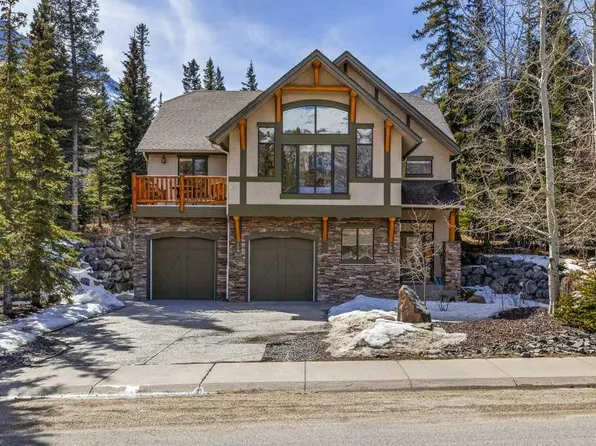 108 NE Casale Pl, Canmore, AB T1W 3G2