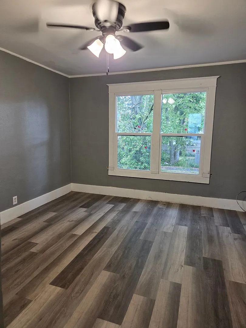Newly Renovated Interior — Photo 4