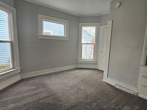 4th image of 1215 1/2 E 12th St #6f1f0367c