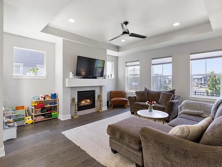 3756 Cole Rd — Photo 3